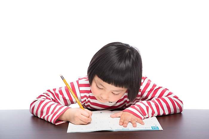 小学生が読書感想文を書く5ステップの手順をご紹介！上手く書けない場合の対処法についても解説