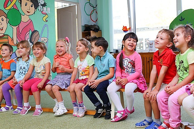 【満3歳から入園可能】幼稚園の入園年齢早見表を見て何歳から入園させるか決めよう