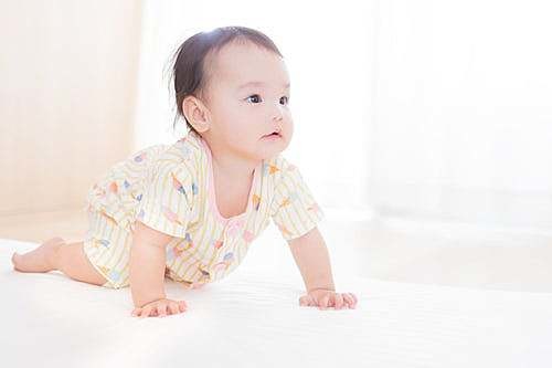 生後6か月の赤ちゃんにはどう接するべき？発達や赤ちゃんの様子を観察して考えよう
