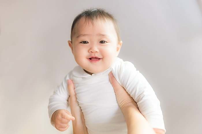 生後3か月の赤ちゃんの特徴とは？身長と体重の変化やおすすめのおもちゃもご紹介