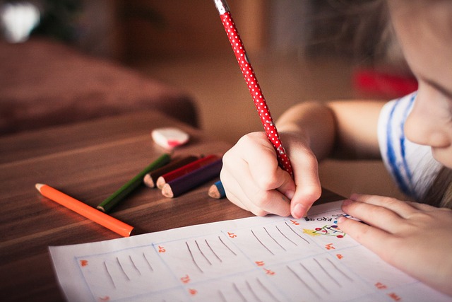 子どもの想像力を伸ばす遊びと習いごとをそれぞれ3つご紹介！重要性についても解説